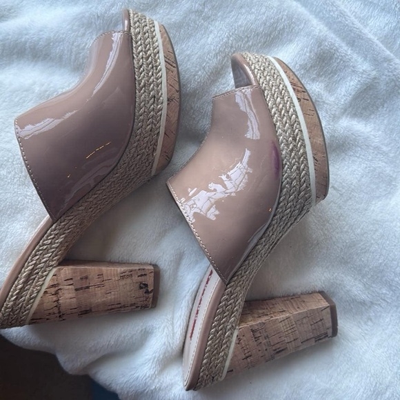 PRADA tan wedges 37.5 - Picture 2 of 3